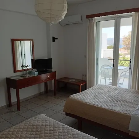 Gikas Triple Garden View A2